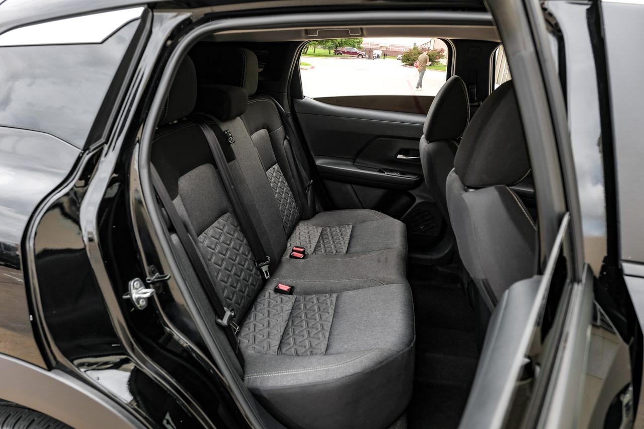 Nissan Kicks Vehicle Main Gallery Image 28
