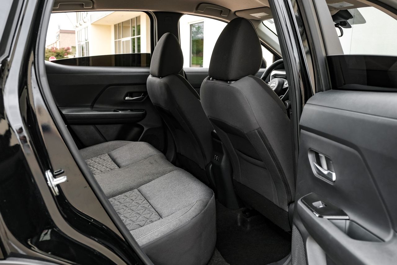 Nissan Kicks Vehicle Main Gallery Image 29