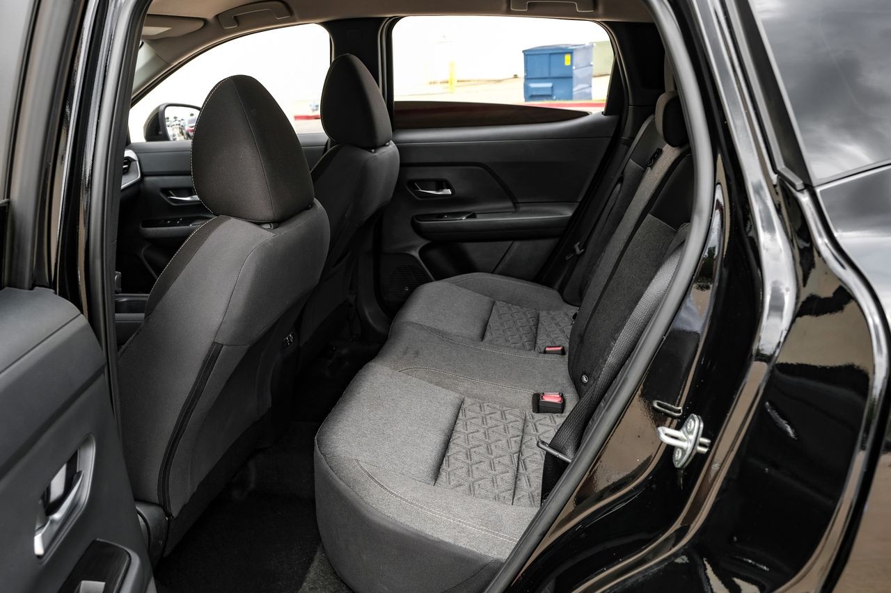 Nissan Kicks Vehicle Main Gallery Image 30