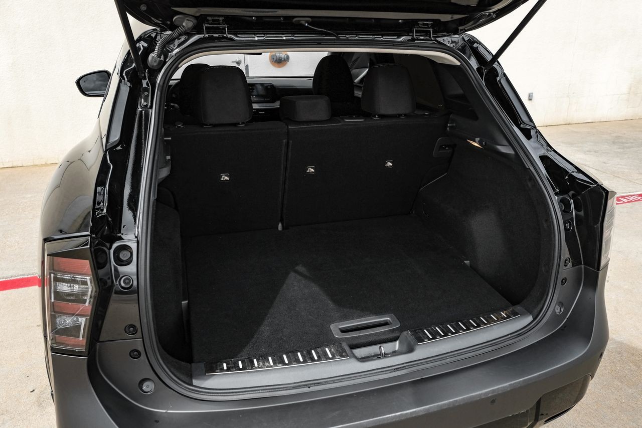 Nissan Kicks Vehicle Main Gallery Image 42