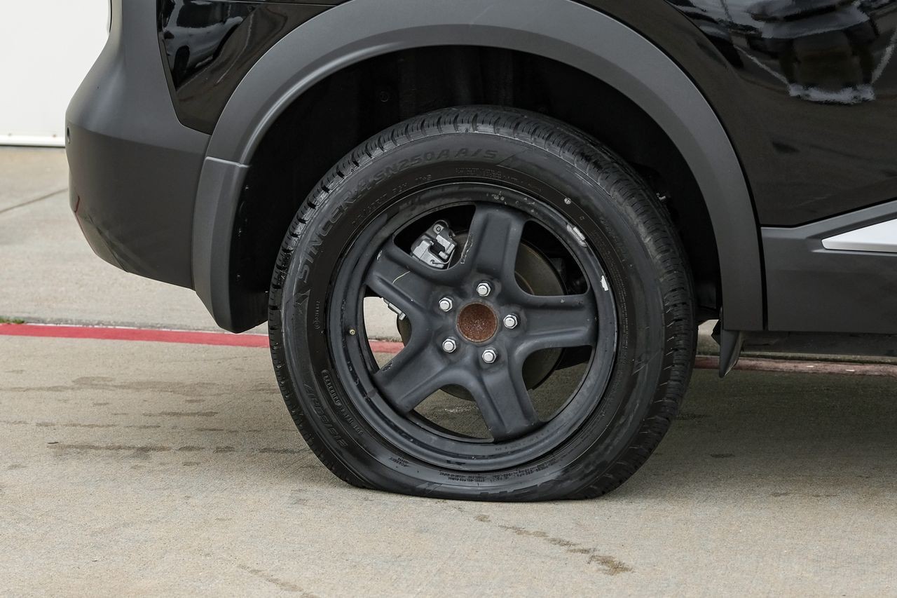 Nissan Kicks Vehicle Main Gallery Image 43