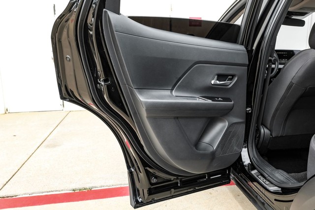 Nissan Kicks Vehicle Main Gallery Image 37
