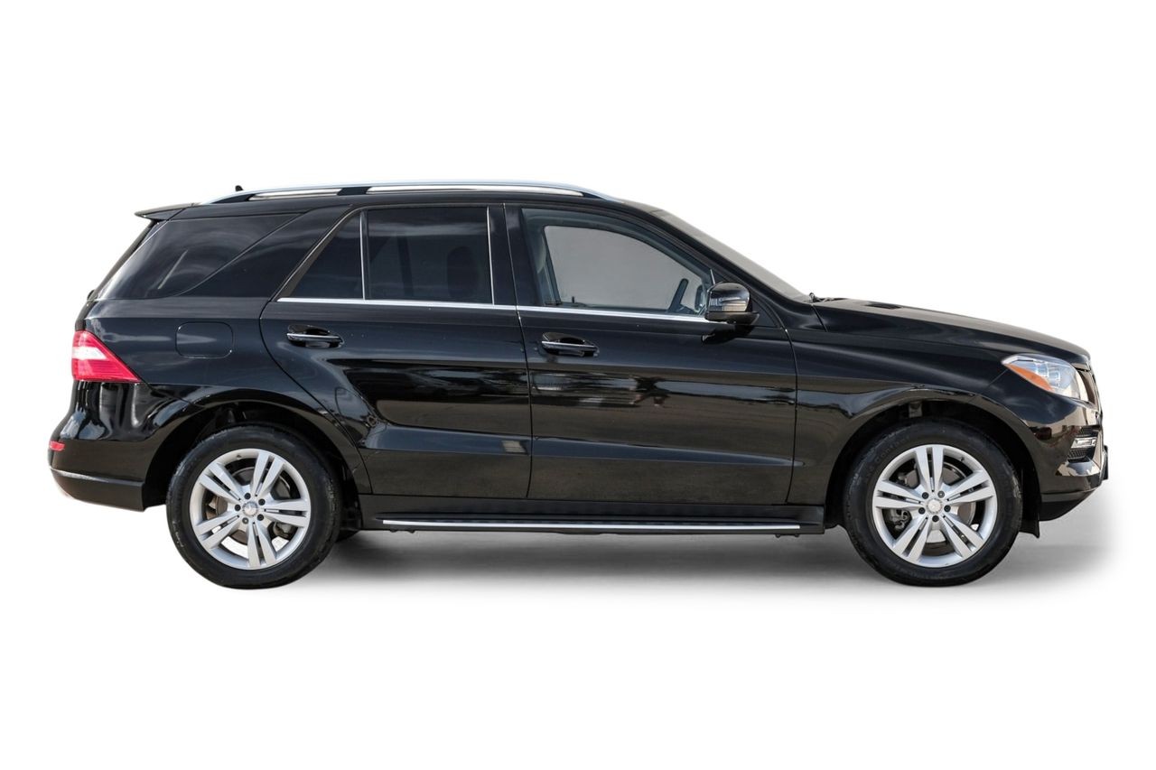 Mercedes-Benz ML 350 Vehicle Main Gallery Image 08