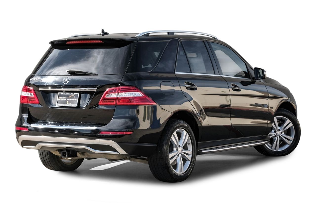 Mercedes-Benz ML 350 Vehicle Main Gallery Image 09