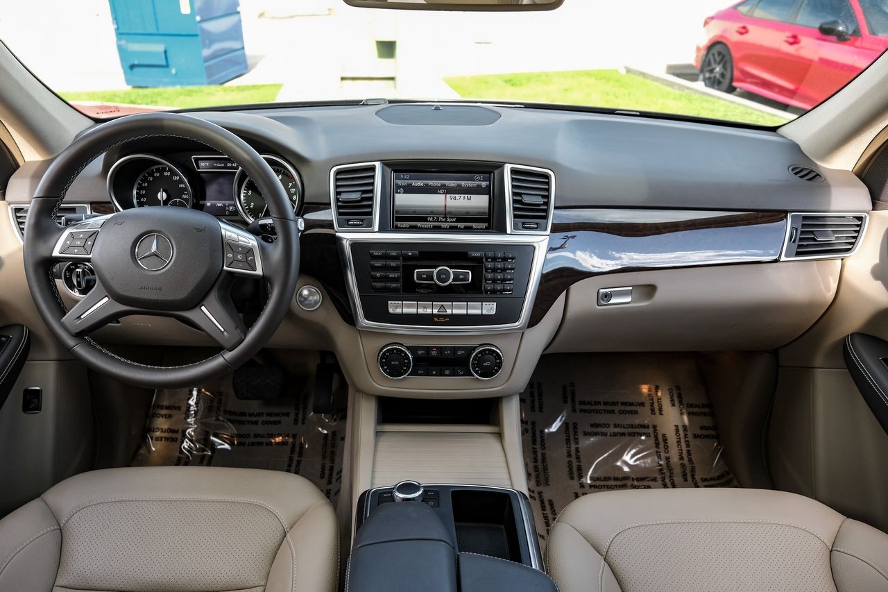 Mercedes-Benz ML 350 Vehicle Main Gallery Image 15