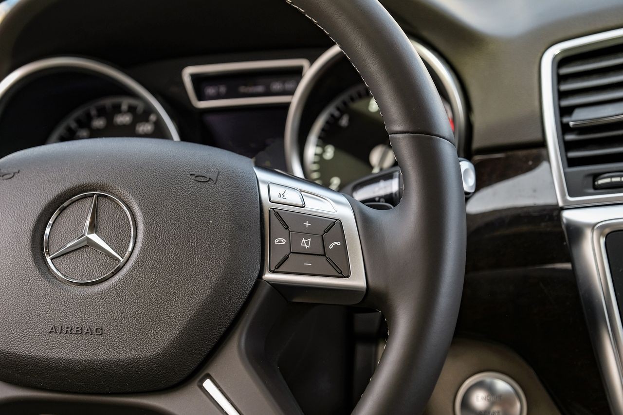 Mercedes-Benz ML 350 Vehicle Main Gallery Image 18