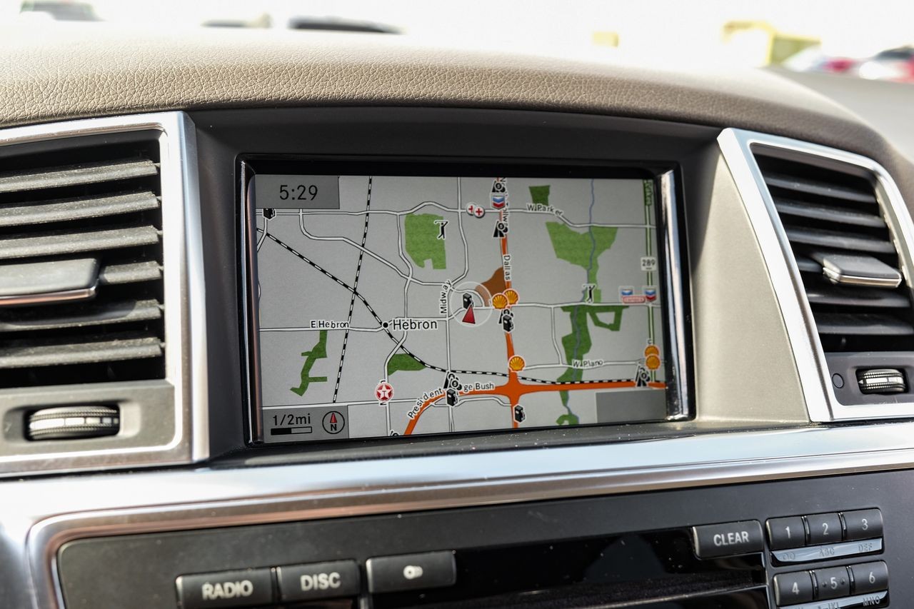 Mercedes-Benz ML 350 Vehicle Main Gallery Image 22