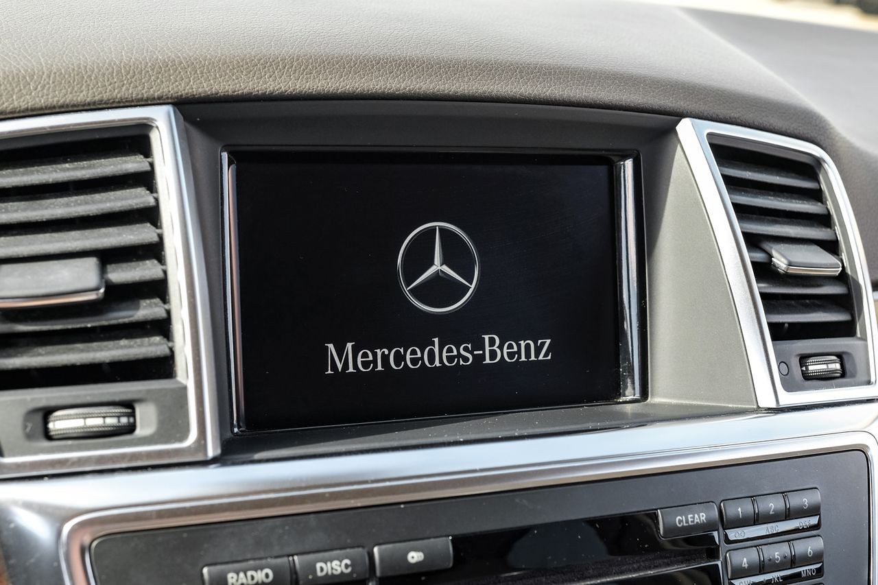 Mercedes-Benz ML 350 Vehicle Main Gallery Image 30