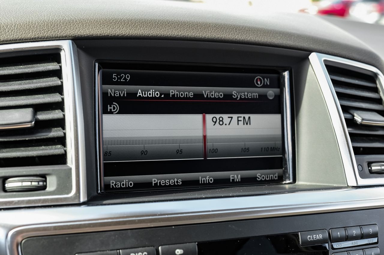 Mercedes-Benz ML 350 Vehicle Main Gallery Image 31