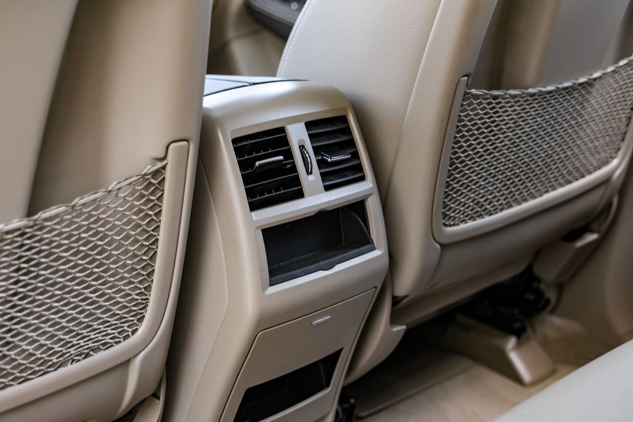 Mercedes-Benz ML 350 Vehicle Main Gallery Image 40