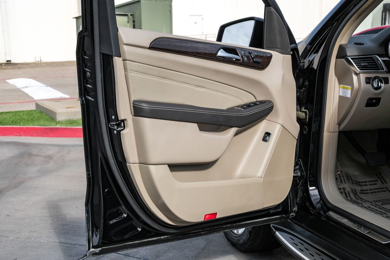 Mercedes-Benz ML 350 Vehicle Main Gallery Image 45