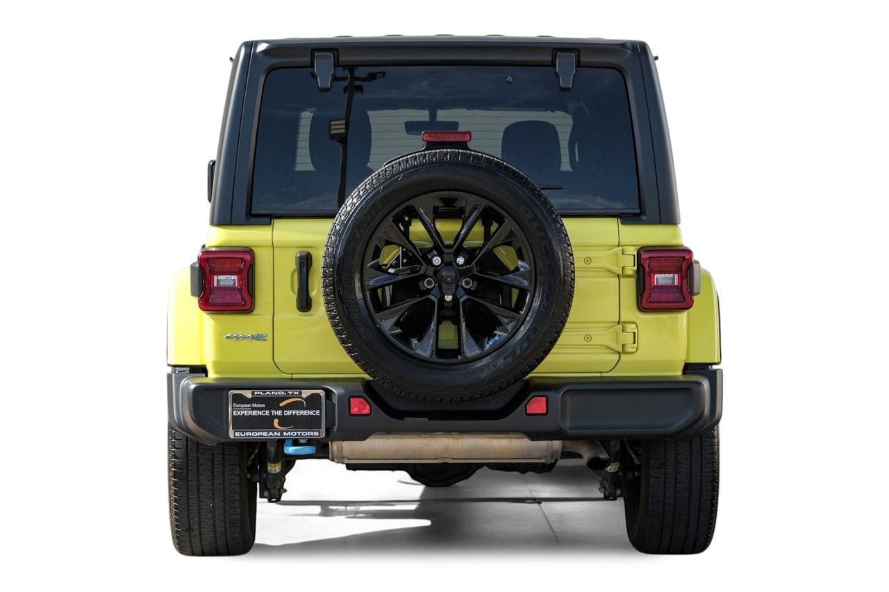 Jeep Wrangler Vehicle Main Gallery Image 09