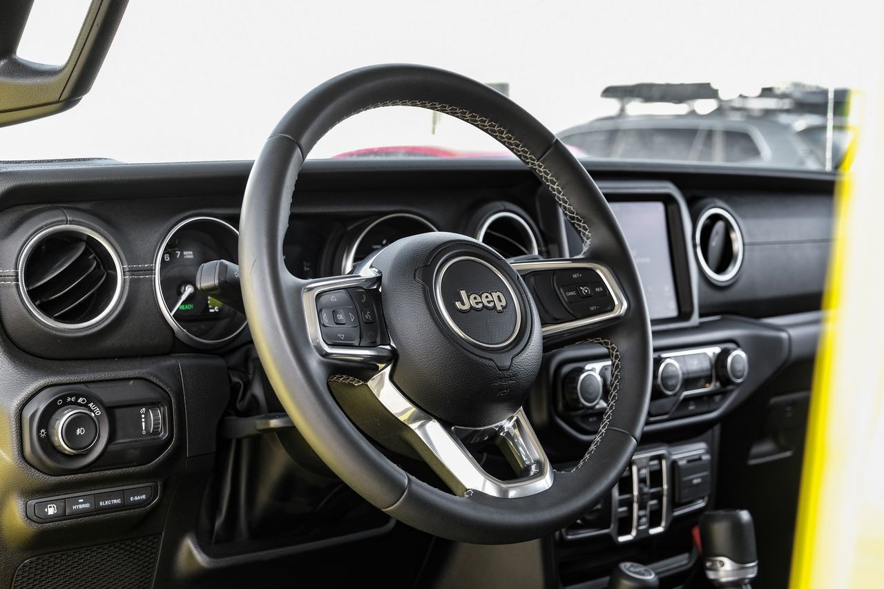 Jeep Wrangler Vehicle Main Gallery Image 14