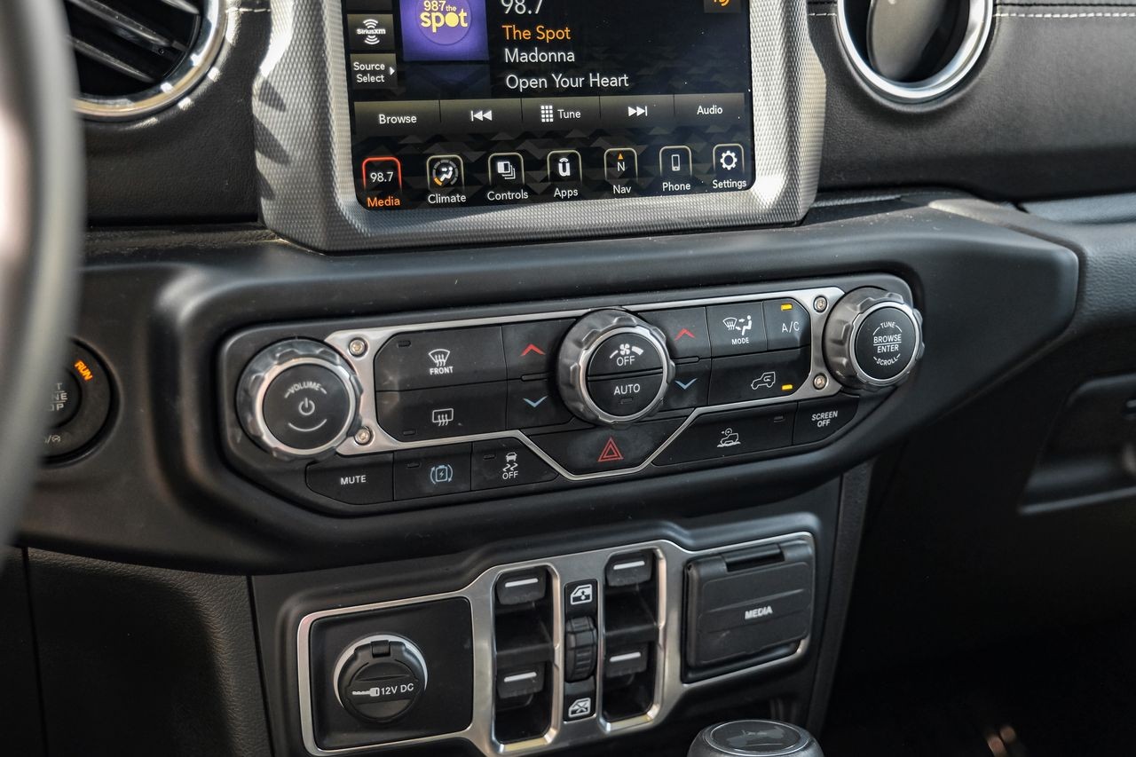 Jeep Wrangler Vehicle Main Gallery Image 22