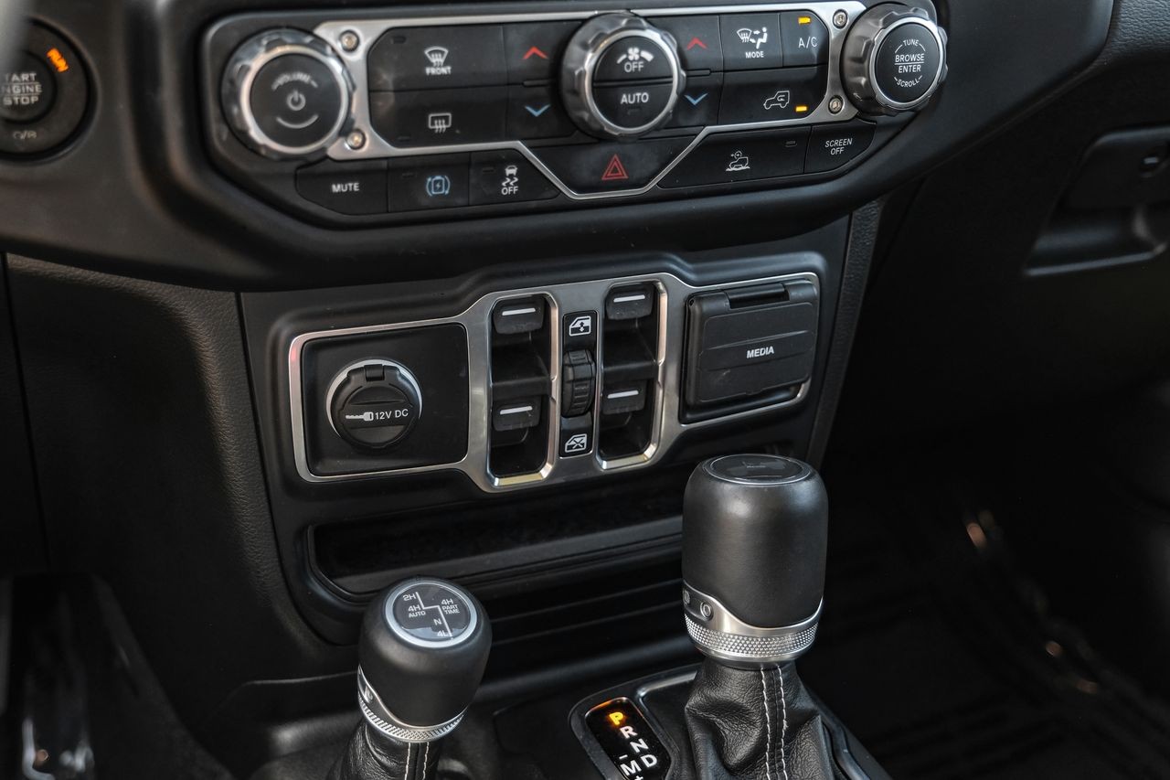 Jeep Wrangler Vehicle Main Gallery Image 23