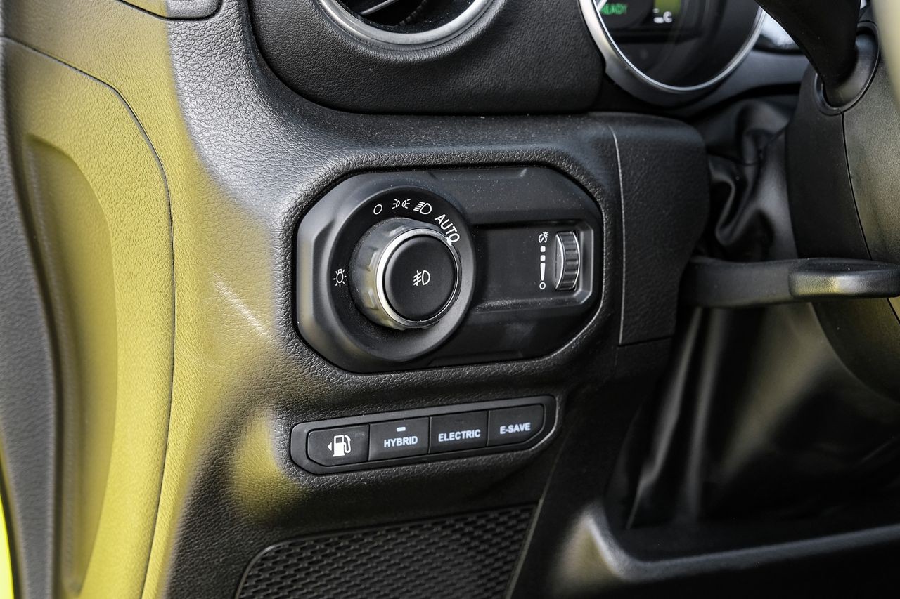 Jeep Wrangler Vehicle Main Gallery Image 24