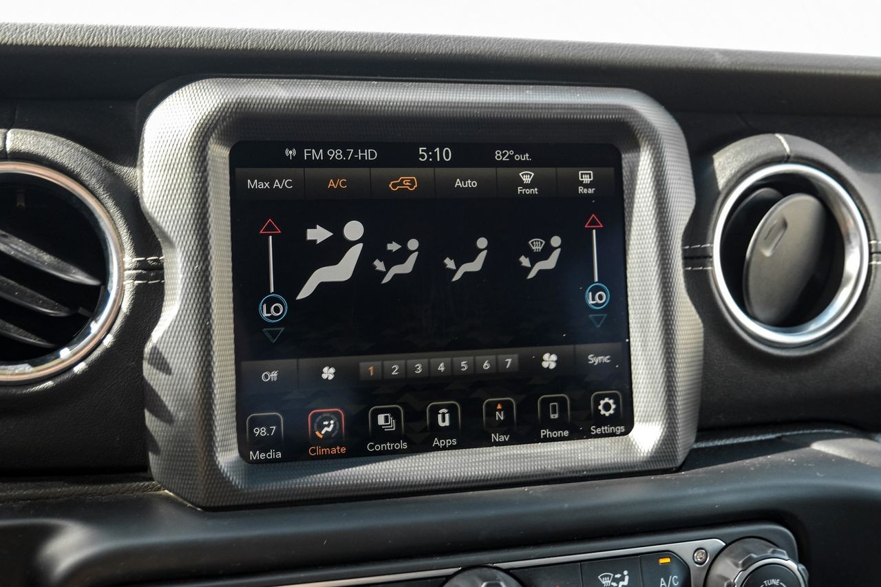 Jeep Wrangler Vehicle Main Gallery Image 26