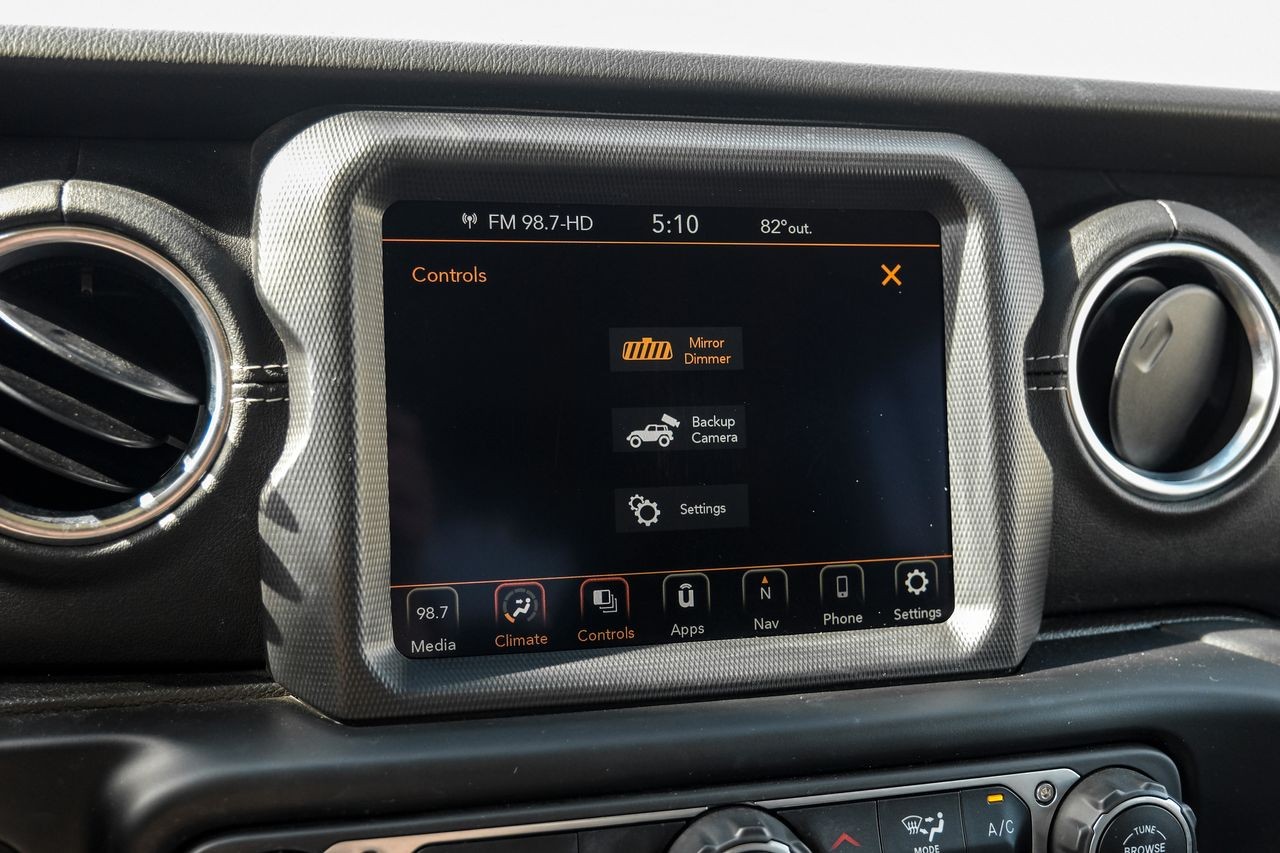 Jeep Wrangler Vehicle Main Gallery Image 28
