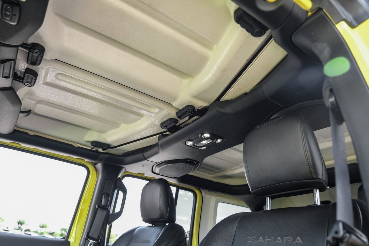 Jeep Wrangler Vehicle Main Gallery Image 31