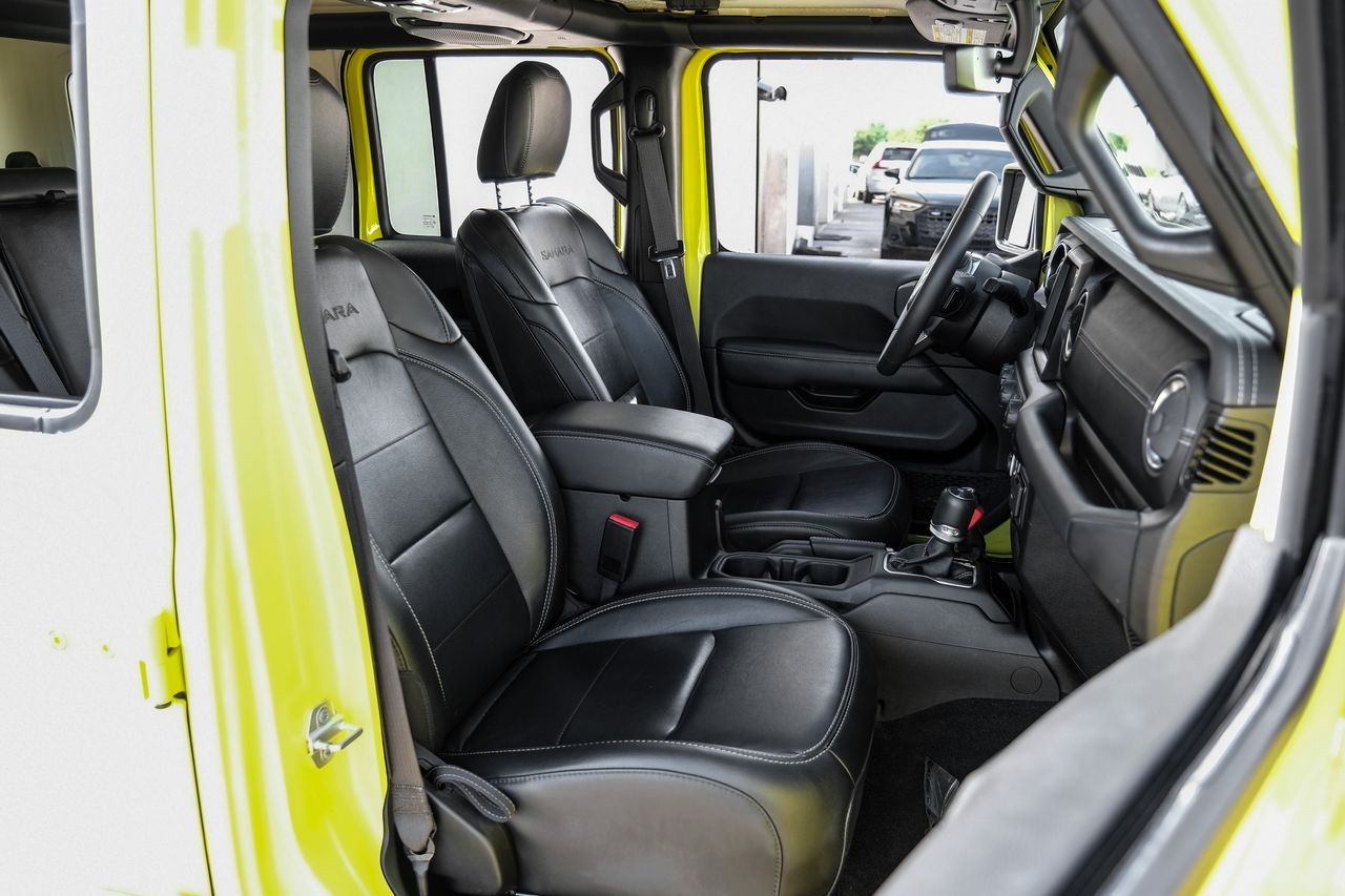 Jeep Wrangler Vehicle Main Gallery Image 34