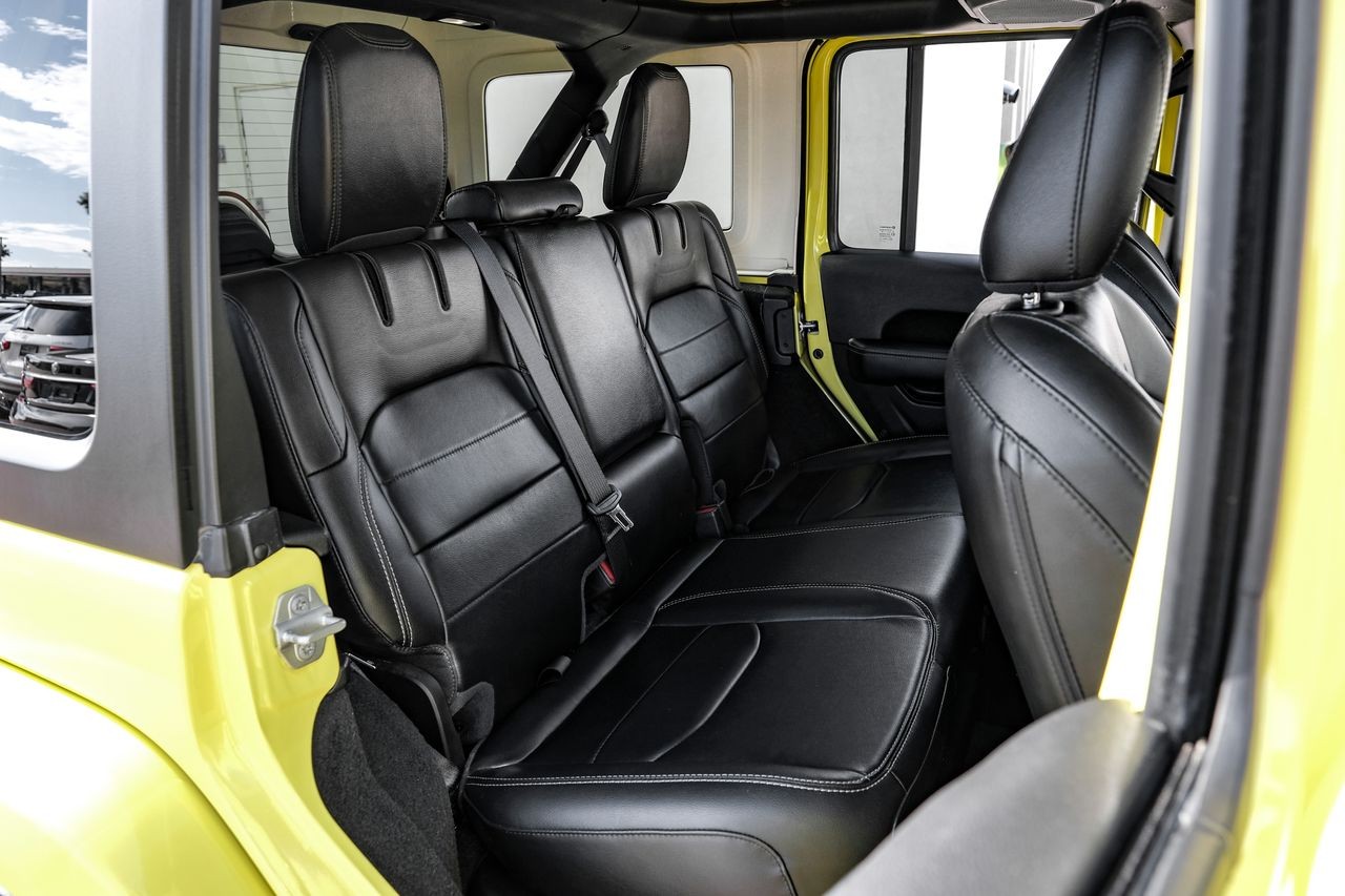 Jeep Wrangler Vehicle Main Gallery Image 35