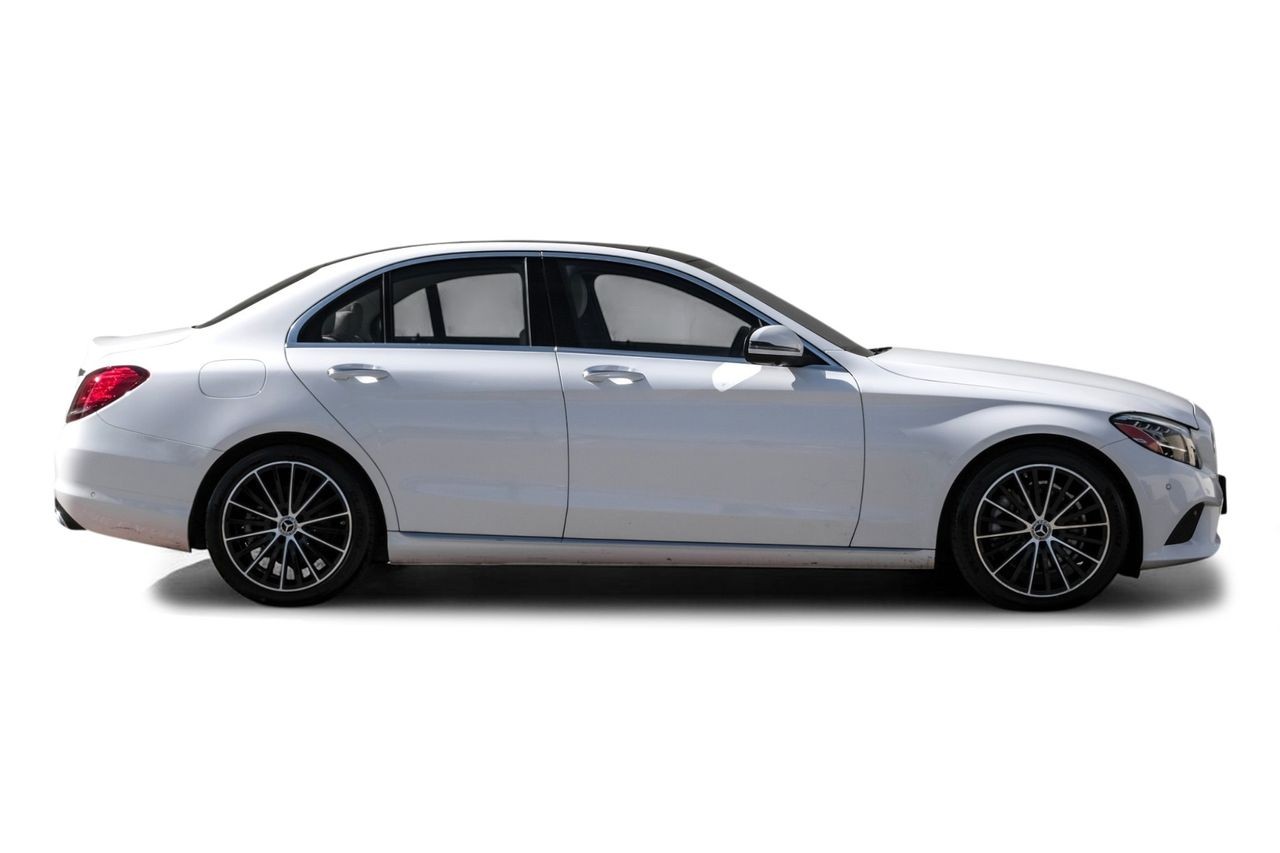 Mercedes-Benz C 300 Vehicle Main Gallery Image 08
