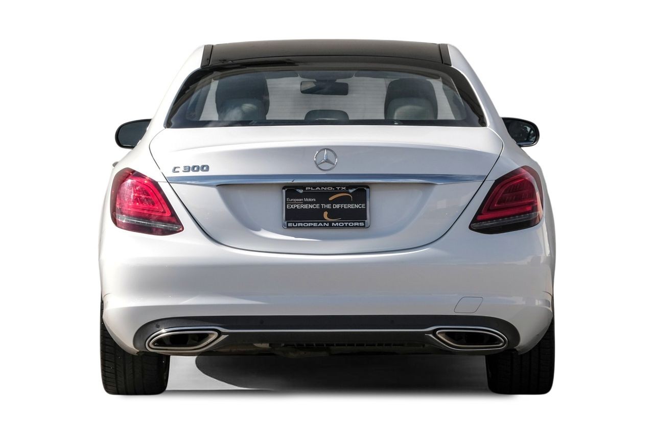 Mercedes-Benz C 300 Vehicle Main Gallery Image 10