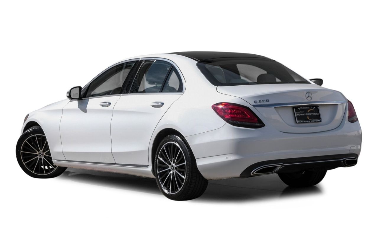 Mercedes-Benz C 300 Vehicle Main Gallery Image 11