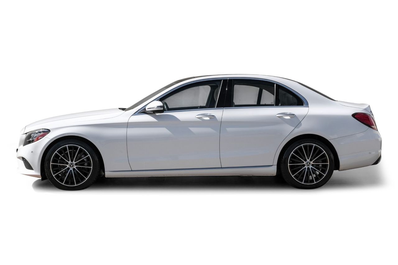 Mercedes-Benz C 300 Vehicle Main Gallery Image 12