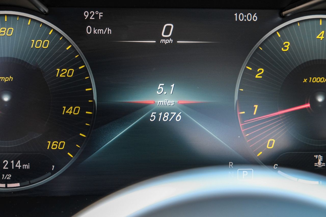 Mercedes-Benz C 300 Vehicle Main Gallery Image 19