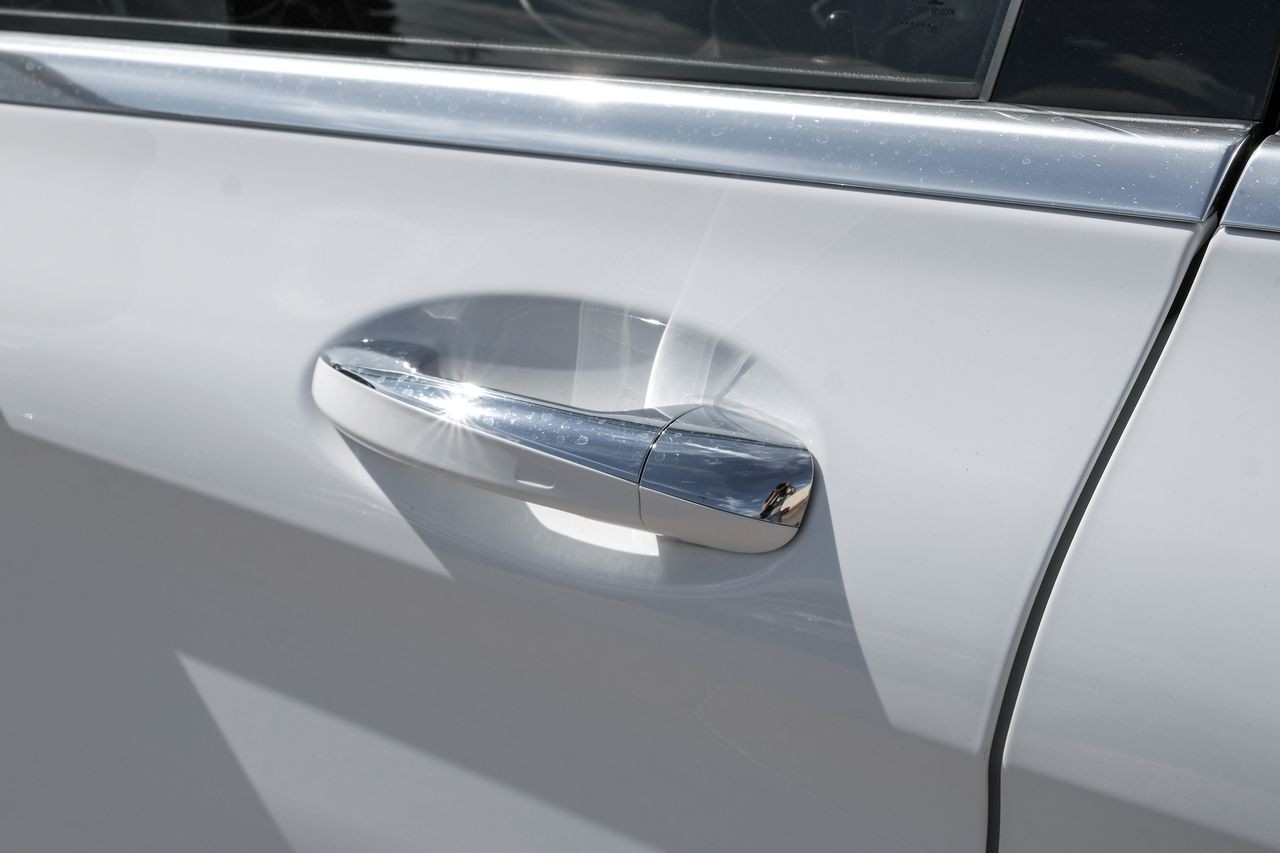 Mercedes-Benz C 300 Vehicle Main Gallery Image 37