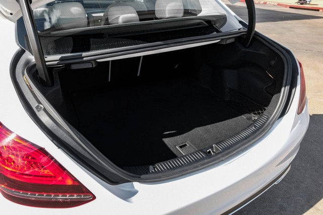 Mercedes-Benz C 300 Vehicle Main Gallery Image 48
