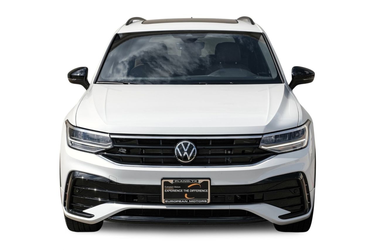 Volkswagen Tiguan Vehicle Main Gallery Image 06