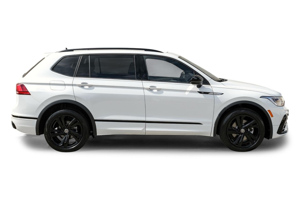 Volkswagen Tiguan Vehicle Main Gallery Image 08