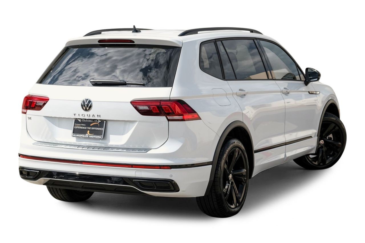 Volkswagen Tiguan Vehicle Main Gallery Image 09