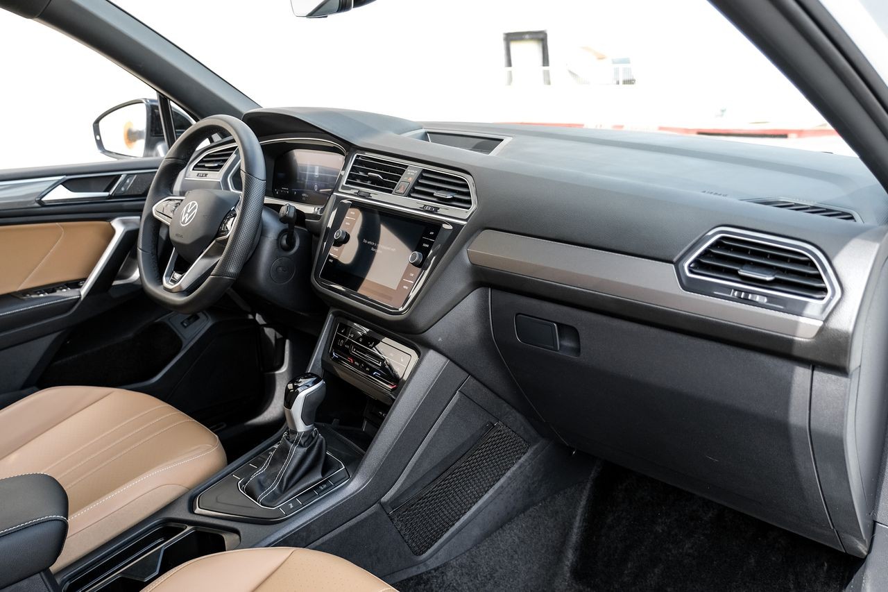 Volkswagen Tiguan Vehicle Main Gallery Image 13