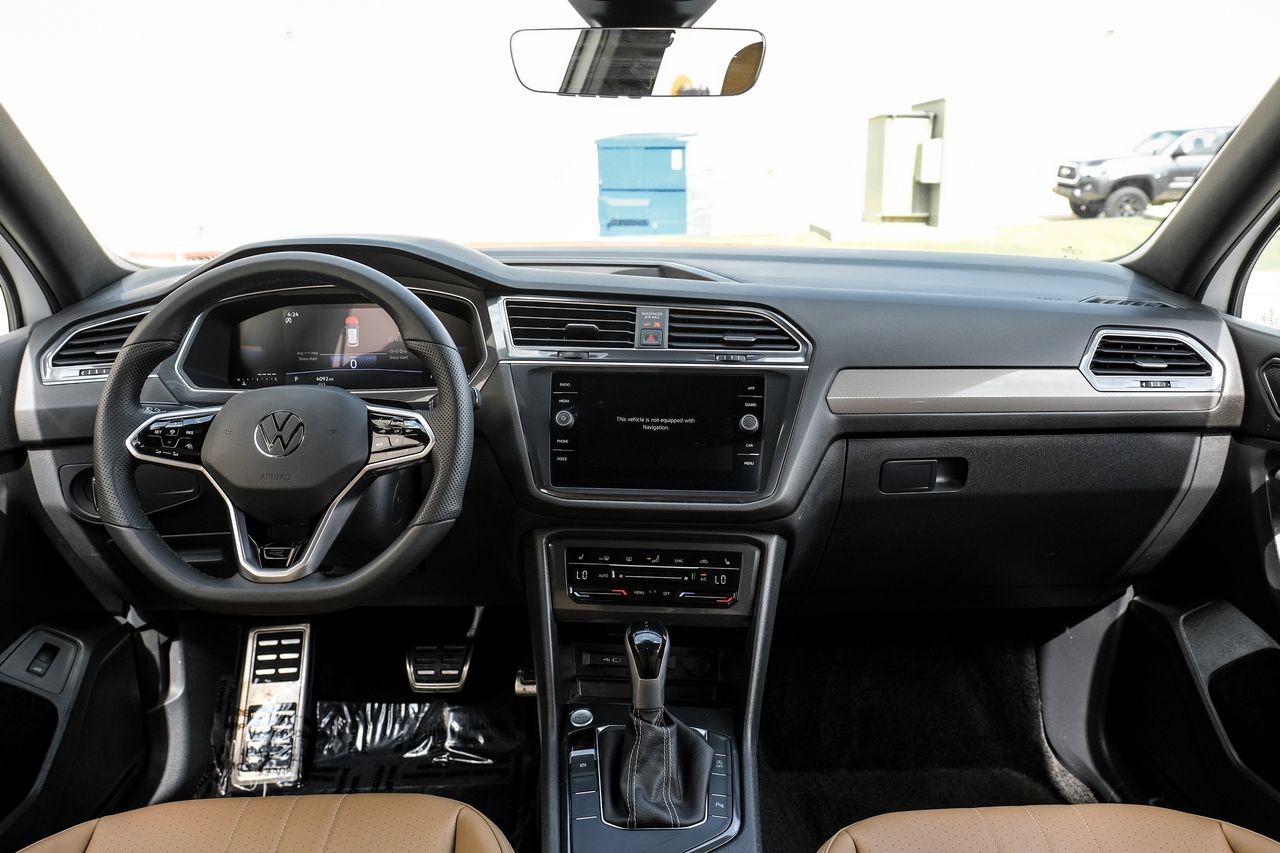 Volkswagen Tiguan Vehicle Main Gallery Image 15
