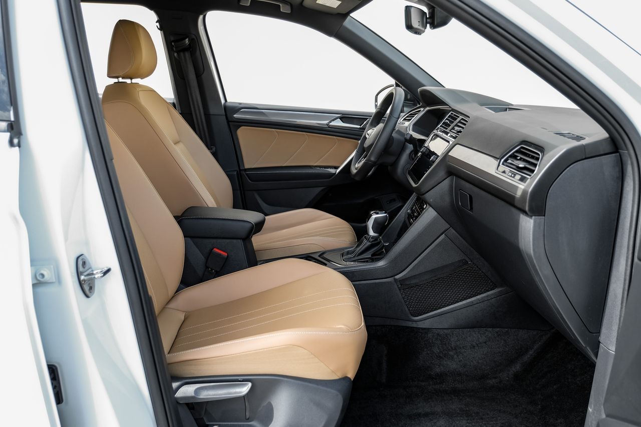 Volkswagen Tiguan Vehicle Main Gallery Image 32