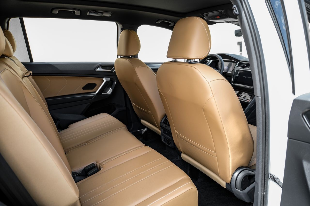 Volkswagen Tiguan Vehicle Main Gallery Image 35