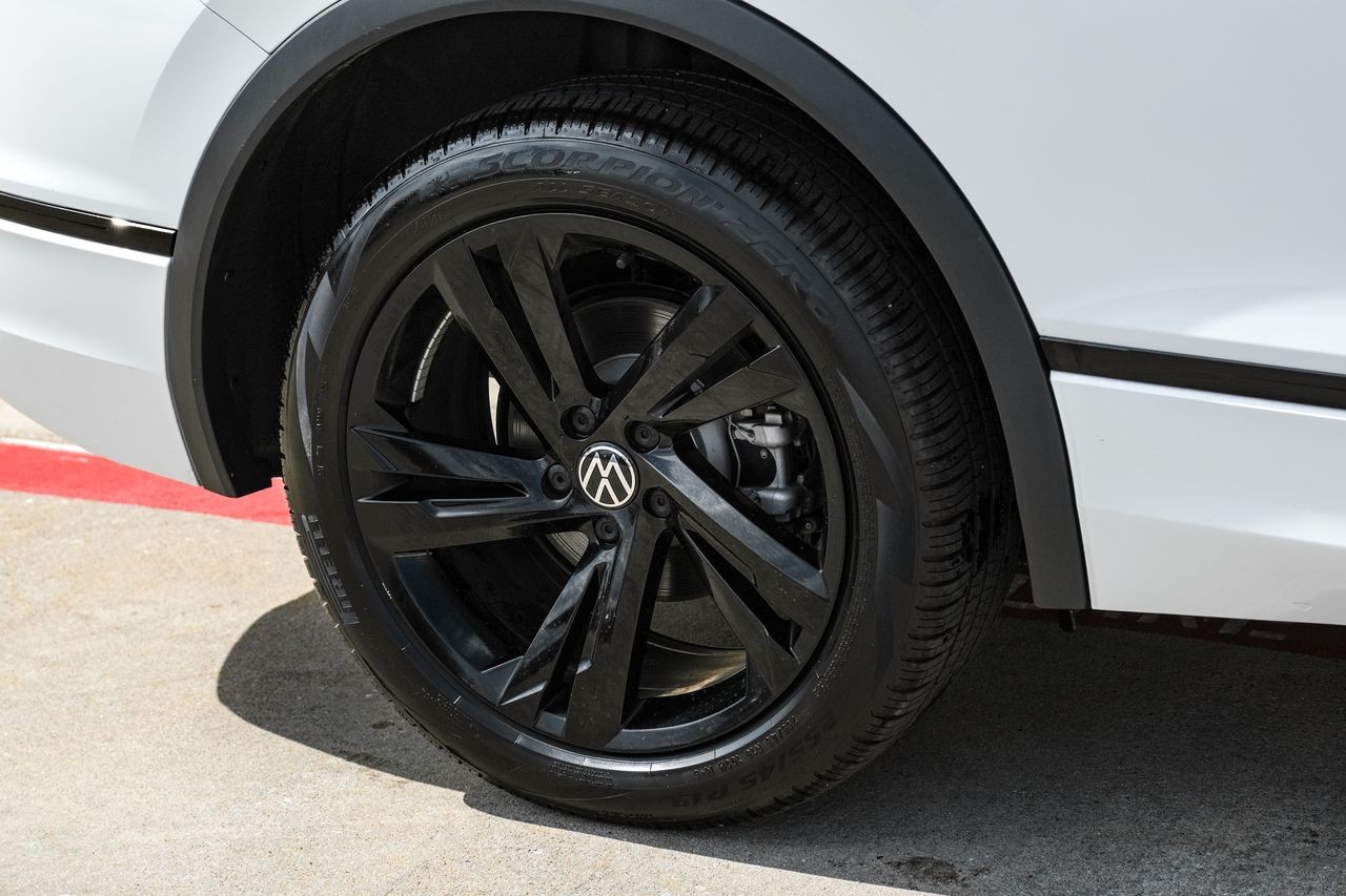Volkswagen Tiguan Vehicle Main Gallery Image 50