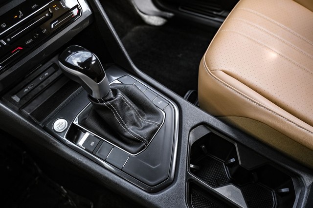 Volkswagen Tiguan Vehicle Main Gallery Image 25