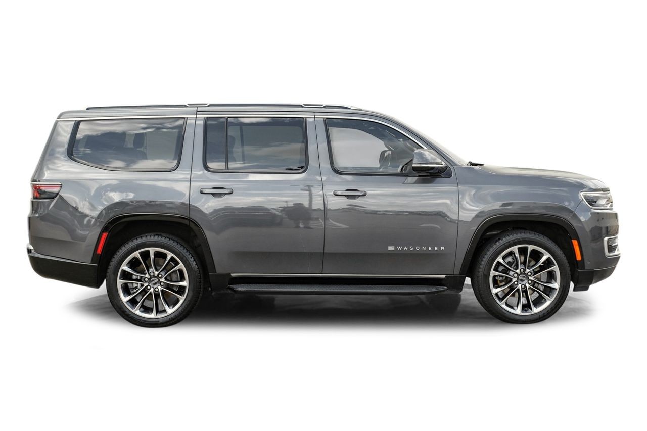 Jeep Wagoneer Vehicle Main Gallery Image 08