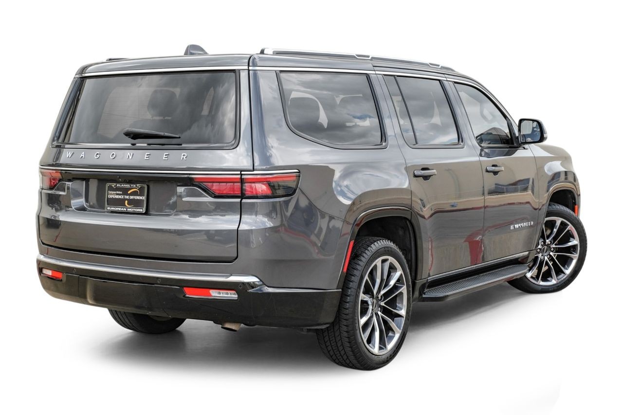 Jeep Wagoneer Vehicle Main Gallery Image 09