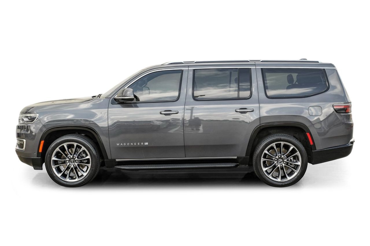 Jeep Wagoneer Vehicle Main Gallery Image 12