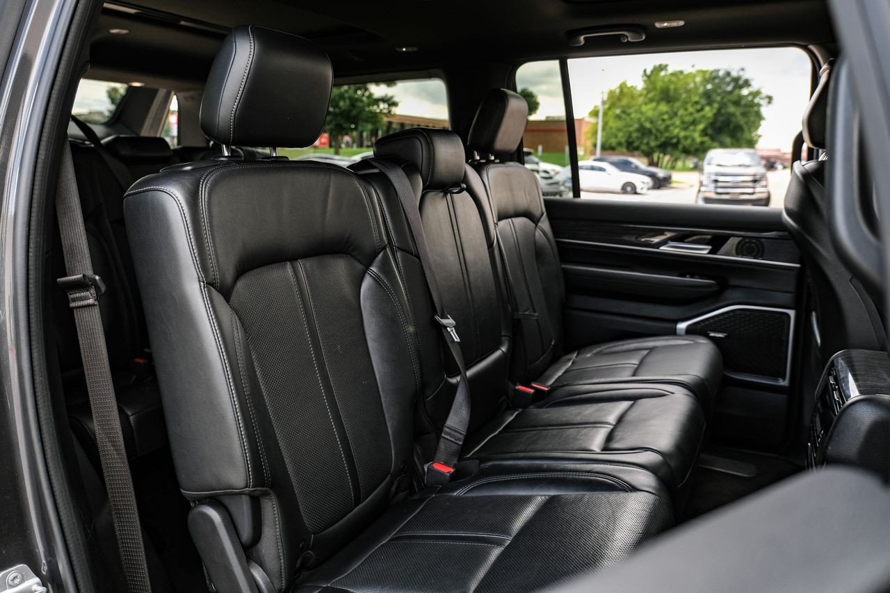 Jeep Wagoneer Vehicle Main Gallery Image 32