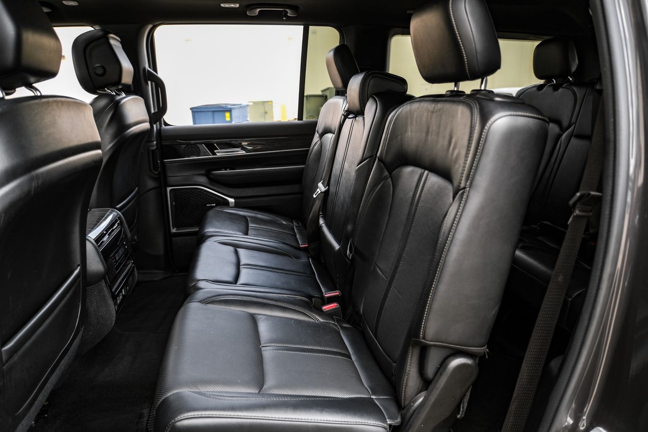 Jeep Wagoneer Vehicle Main Gallery Image 36