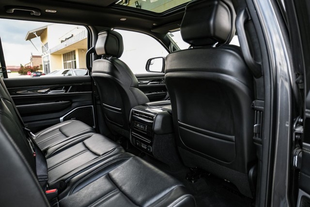 Jeep Wagoneer Vehicle Main Gallery Image 33