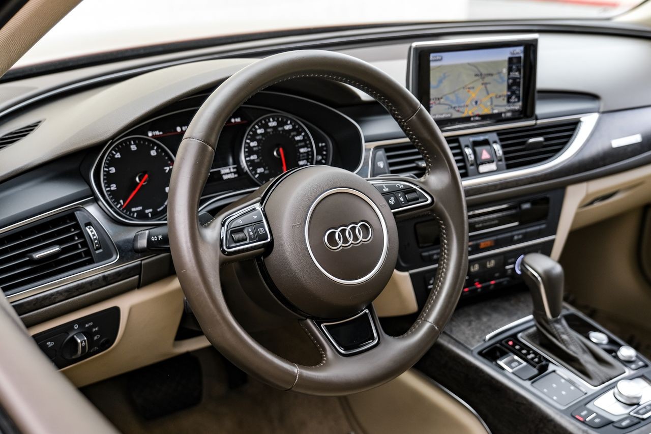 Audi A6 Vehicle Main Gallery Image 16