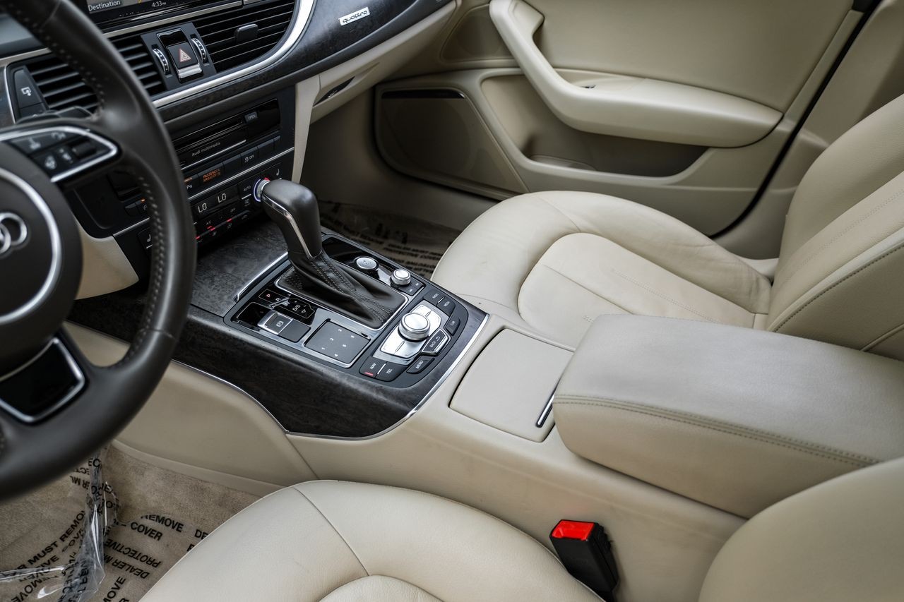 Audi A6 Vehicle Main Gallery Image 25