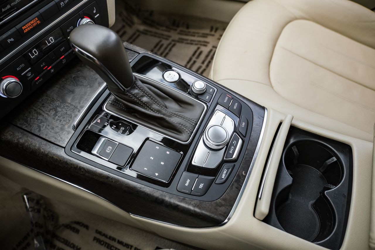 Audi A6 Vehicle Main Gallery Image 26